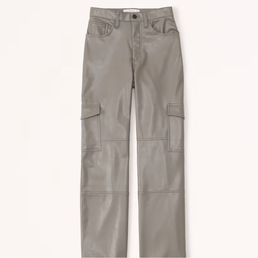 Abercrombie and Fitch Vegan Cargo 90s Relaxed Pant